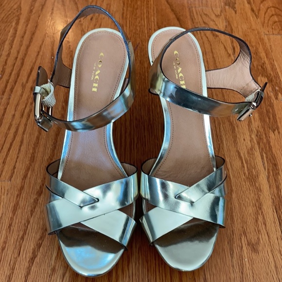 Coach Gold stacked heels - Picture 3 of 4